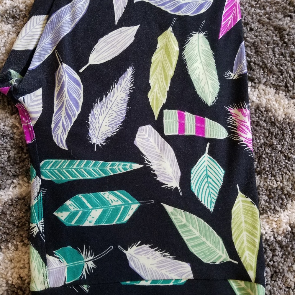 Lularoe tall and curvy feather leggings